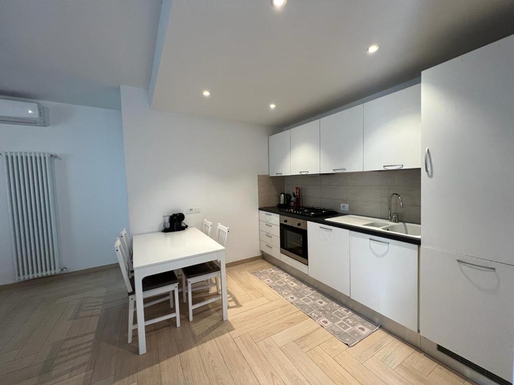 Appartato A 5 Minuti Dal Mare Apartment อิมเปรีอา ภายนอก รูปภาพ